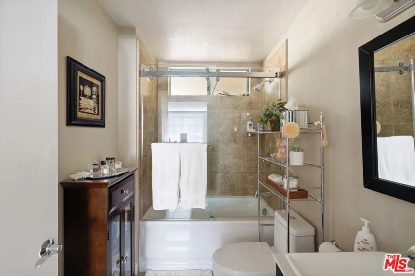 1430 Colby Avenue #102 photo 9