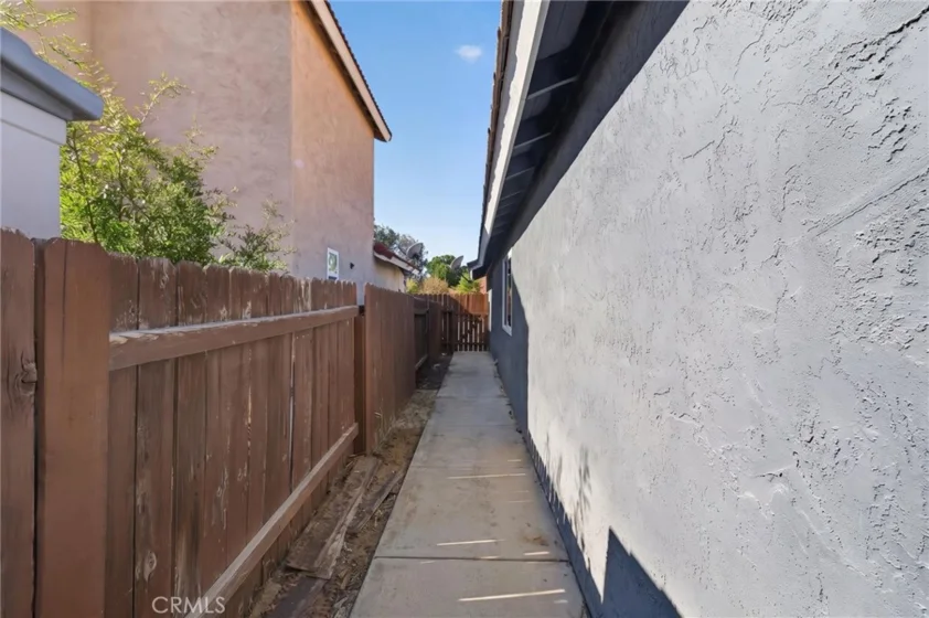 25998 Summer Dawn Court photo 34