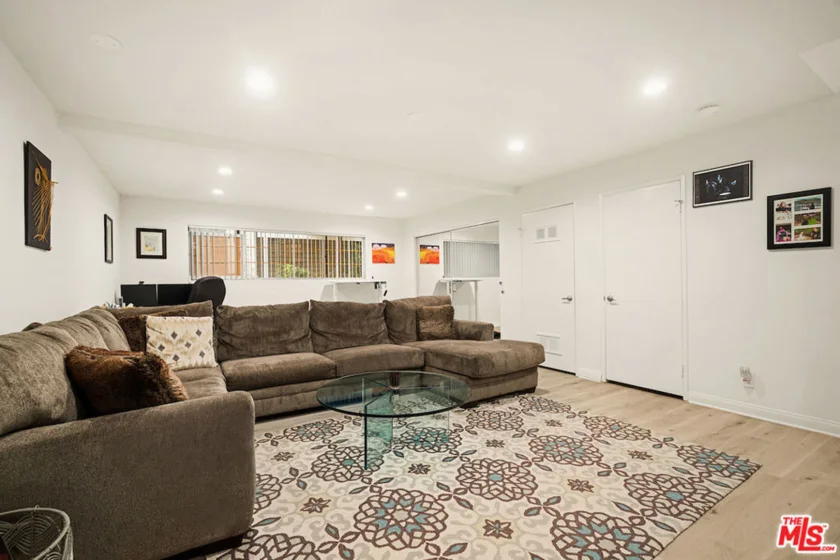 4658 Don Lorenzo Drive #E photo 15