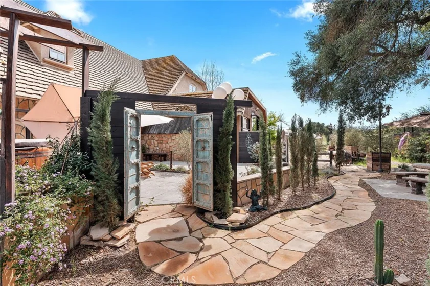 39455 Avenida La Cresta photo 47