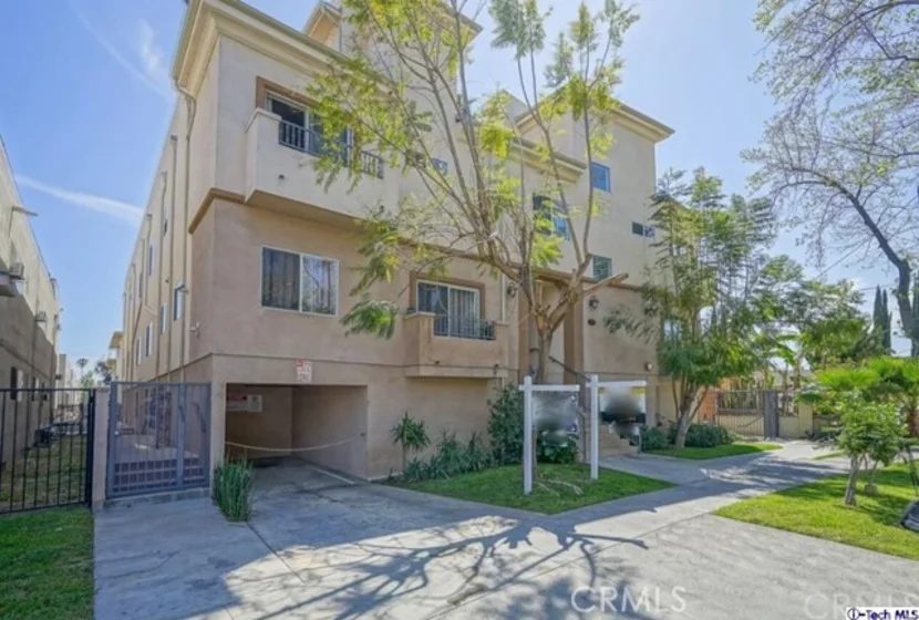 20310 Keswick Street #1 photo 1