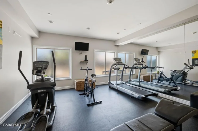 1410 N Curson Avenue #202 photo 25