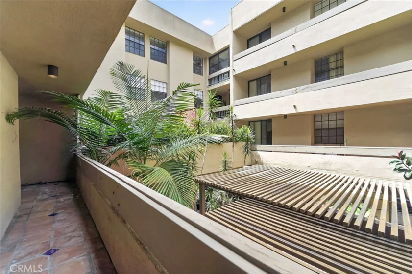 750 N Kings #114 photo 13
