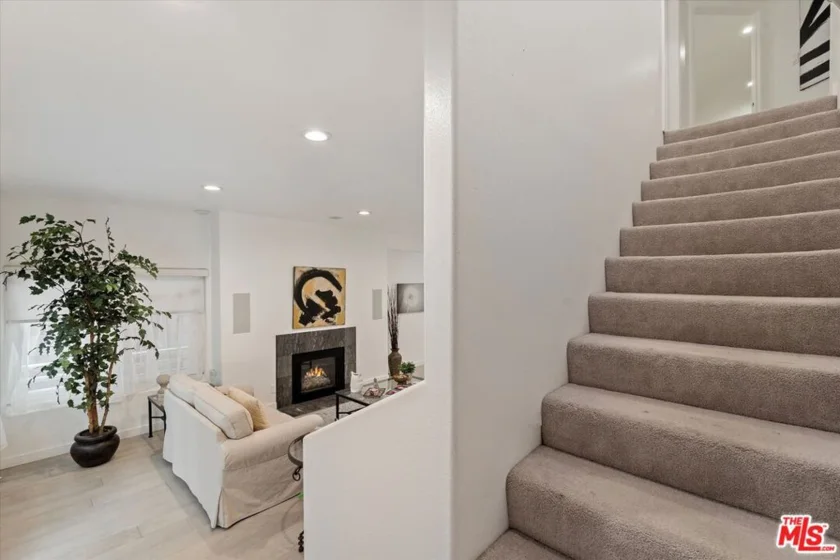 1160 Granville Avenue #108 photo 14