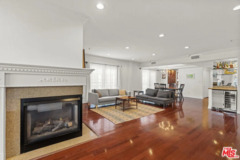 11826 Dorothy Street #401 photo 1