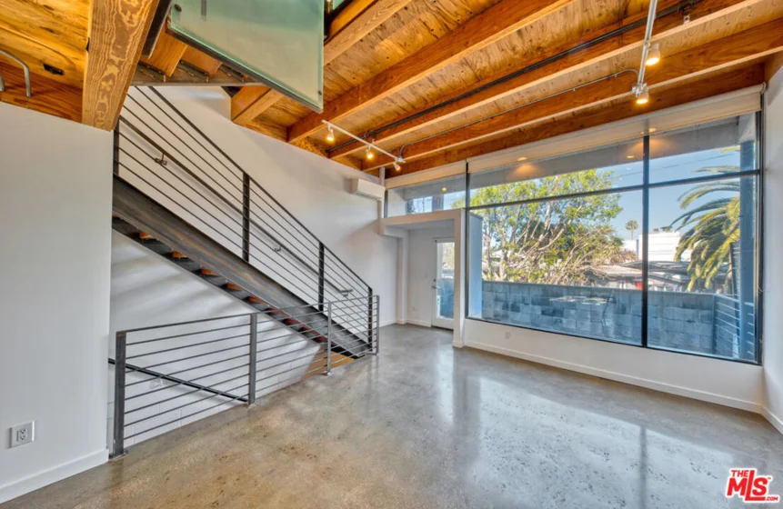 1113 Electric Avenue #6 photo 1