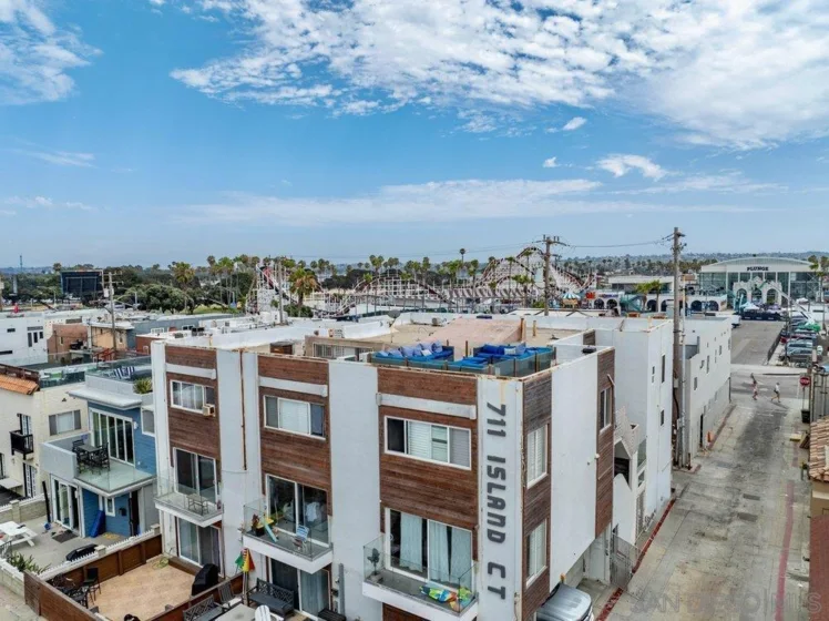 711 Island Court #B photo 22