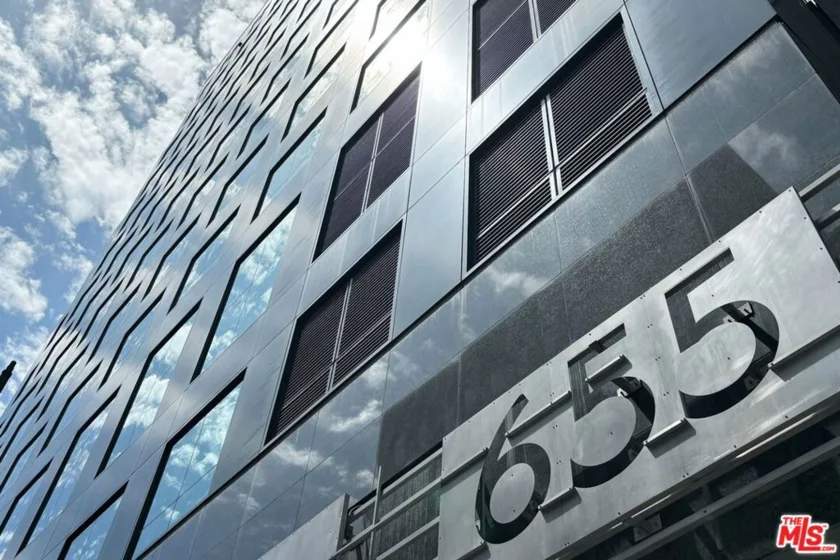 655 S Hope Street #608 photo 1