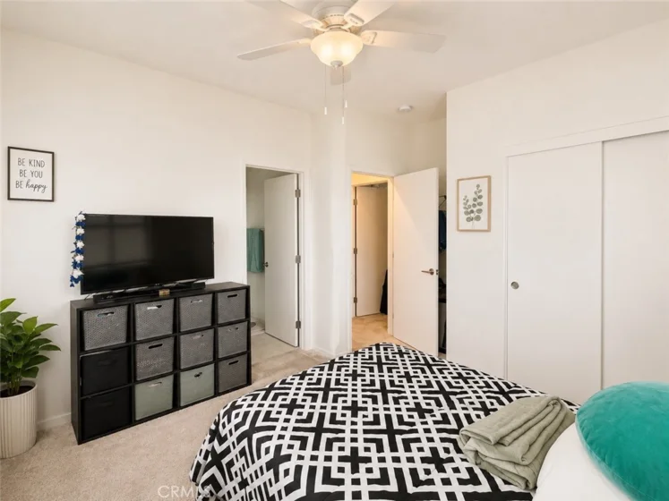 5491 Seacliff #113 photo 8