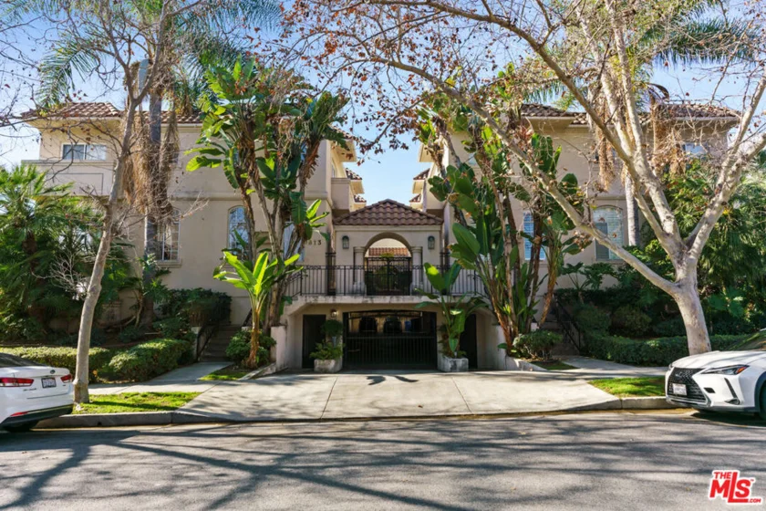 813 N Martel Avenue #2 photo 1