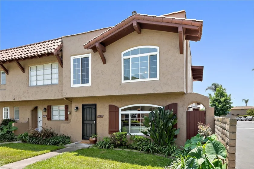 10059 Los Caballos Court photo 1