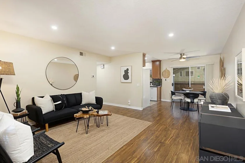 525 Calle Montecito #124 photo 1