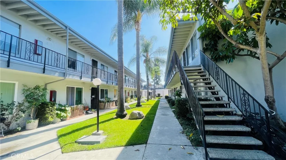 5500 Ackerfield Avenue #410 photo 1