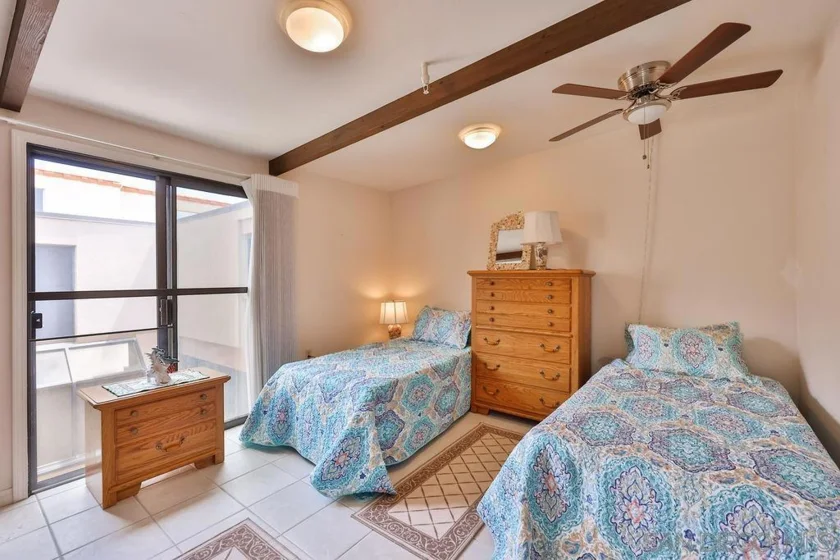 835 D Avenue #4 photo 30
