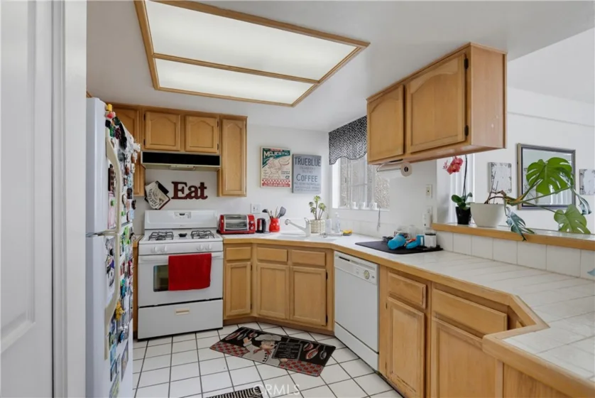 4581 Warner #302 photo 14