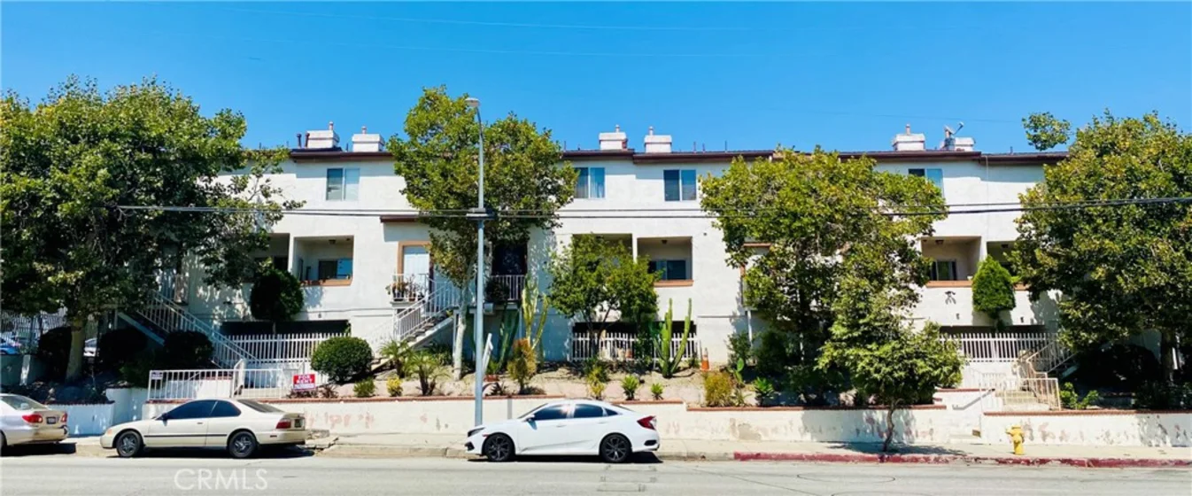13522 Glenoaks Boulevard #4 photo 1