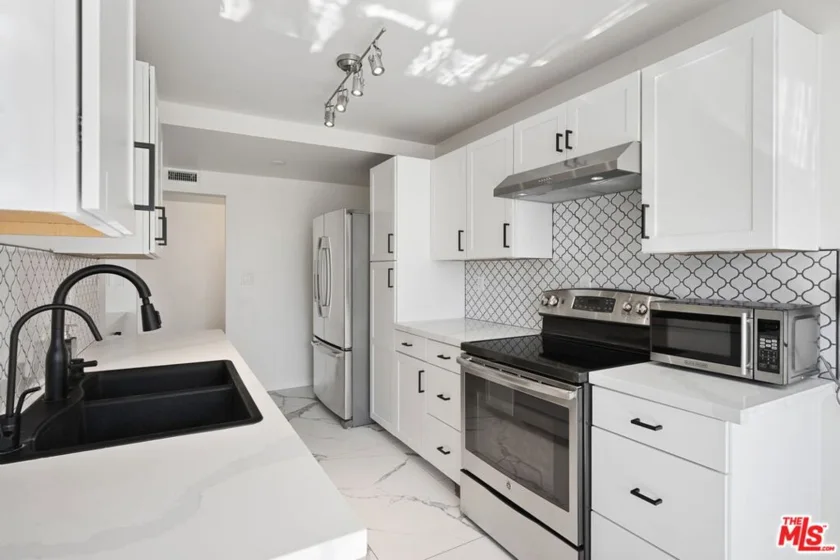 1230 Horn Avenue #200 photo 4