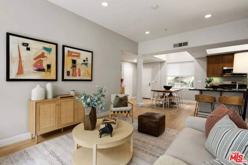 4060 Glencoe Avenue #307 photo 4