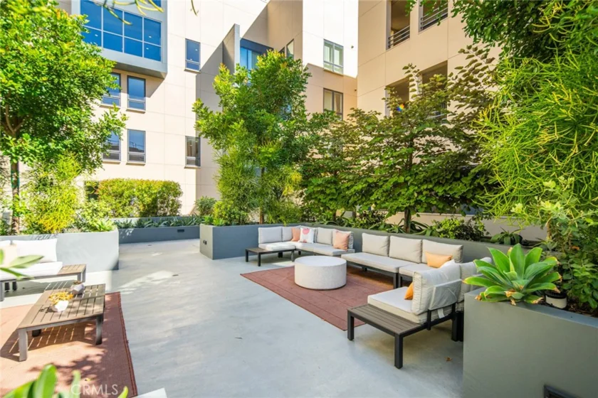 39 S Los Robles Avenue #6010 photo 26