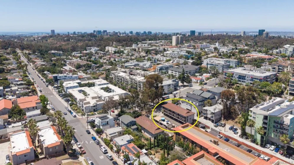2040 Robinson #C photo 23