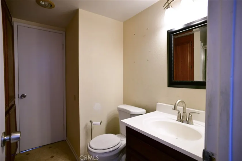 9601 Sylmar Avenue #1 photo 23