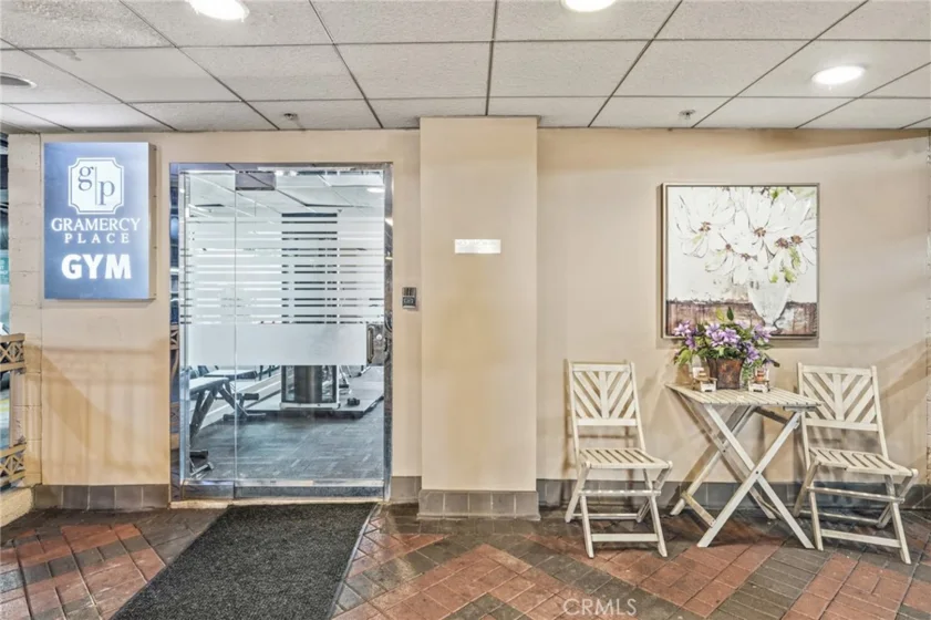 620 S Gramercy Place #211 photo 31