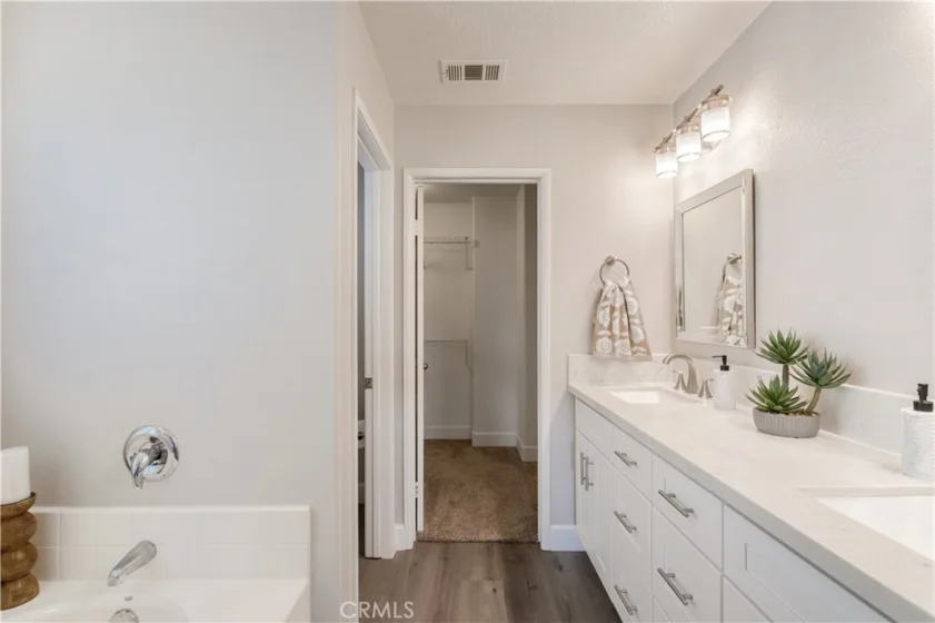 40116 Stowe photo 29