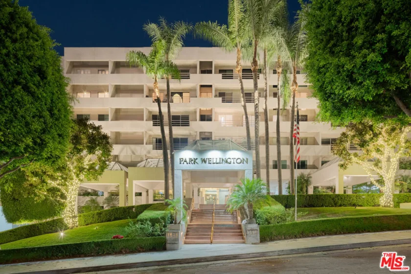 1131 Alta Loma Road #428 photo 8