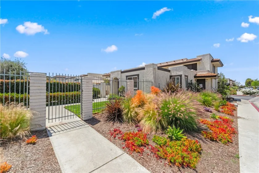 9856 Lido Way #19 photo 1
