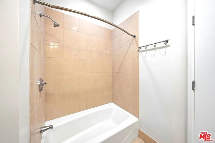 3810 Wilshire Boulevard #605 photo 10