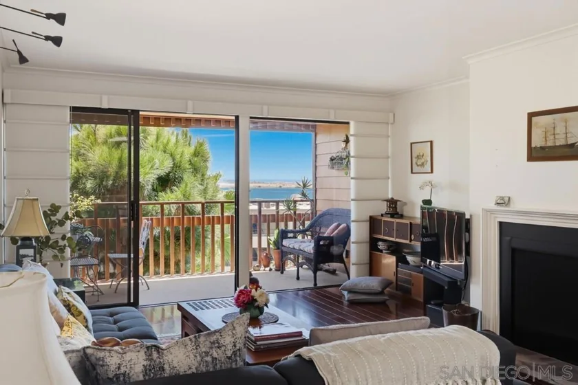 2942 Lawrence Street photo 16