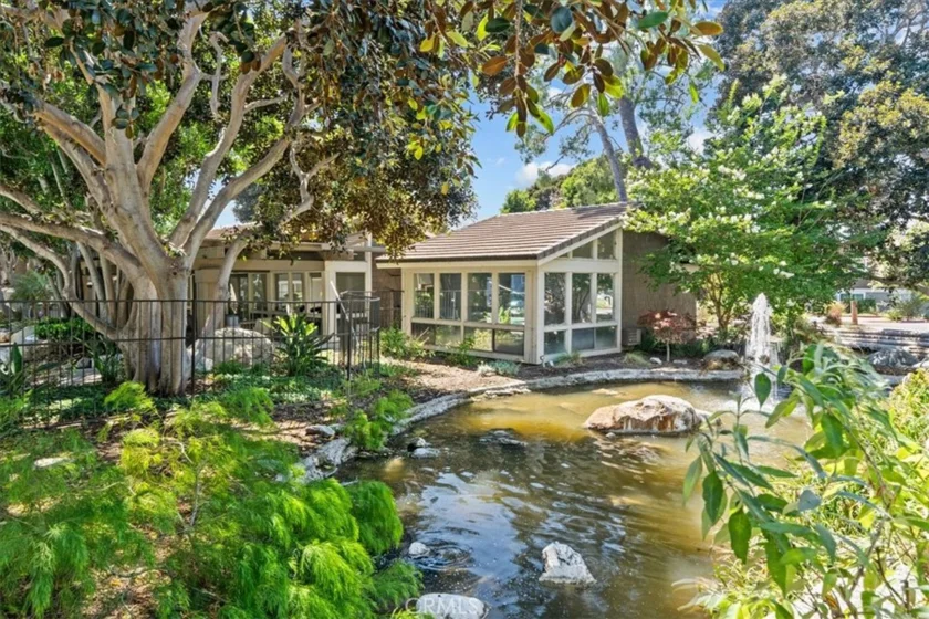 208 Springview photo 34