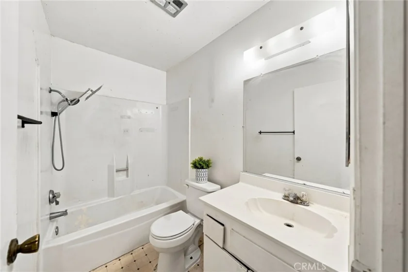 4978 Avila Way photo 15