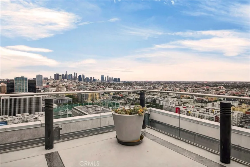 3810 Wilshire Boulevard #909 photo 18