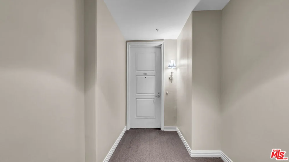 611 Caruso Avenue photo 30