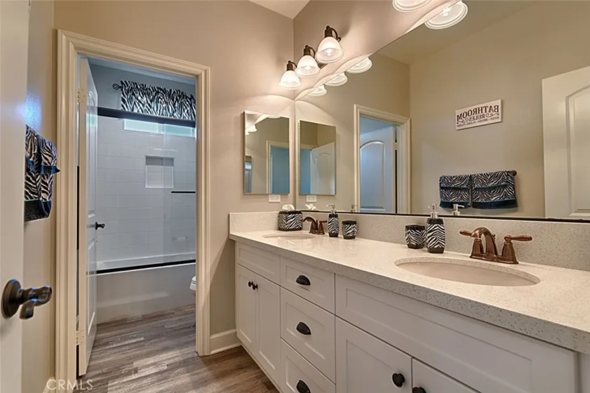 45659 Bassett photo 32