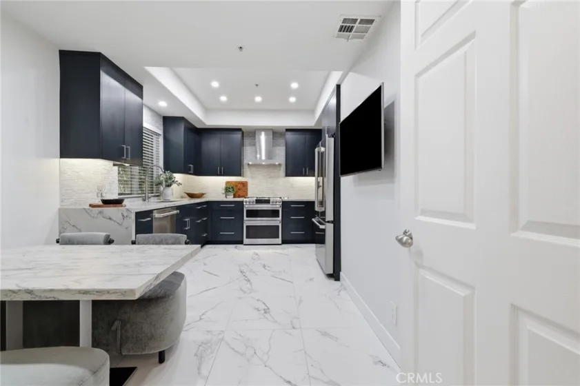 14271 Dickens Street #201 photo 13