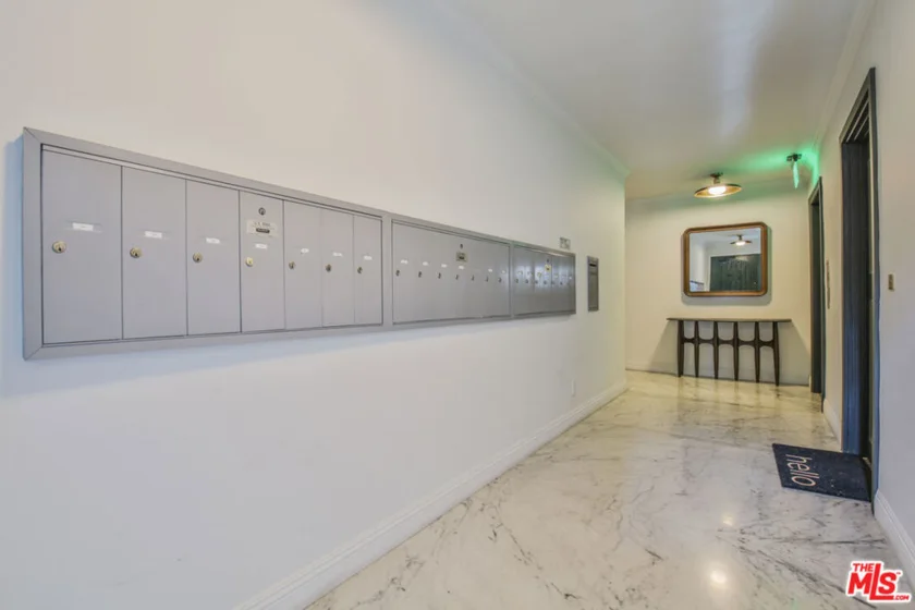 625 N Flores Street #102 photo 8