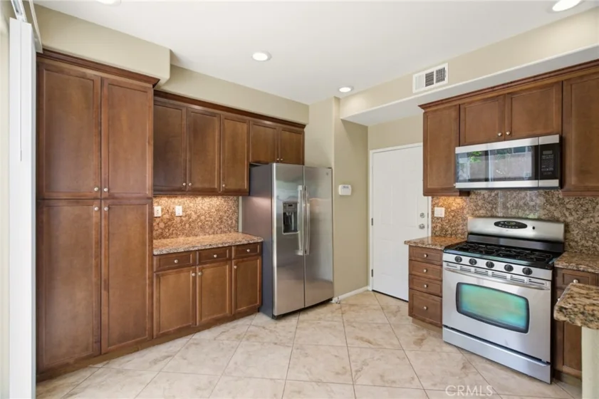 15247 Cambridge Street photo 12
