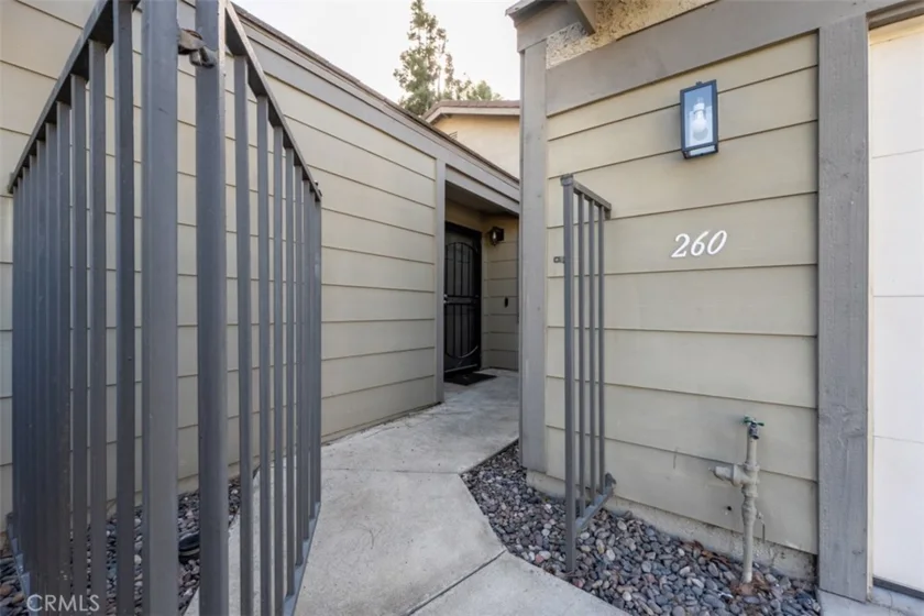 260 E Ponderosa #19 photo 2