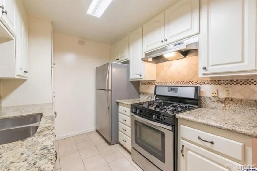 601 E Orange Grove #103 photo 24