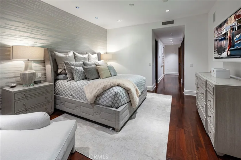 345 E Colorado Boulevard #404 photo 25