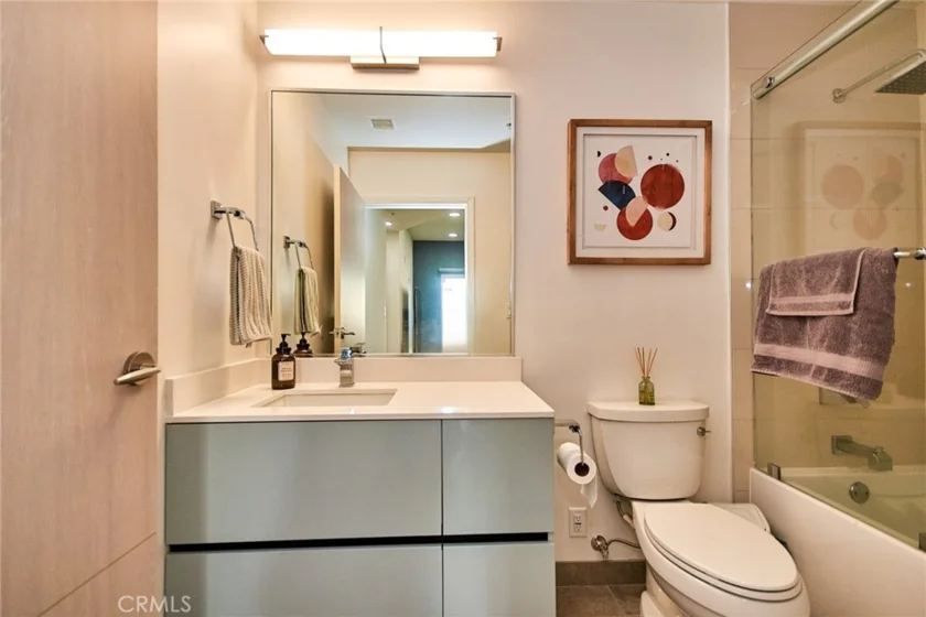 820 S Wilton Place #304 photo 26