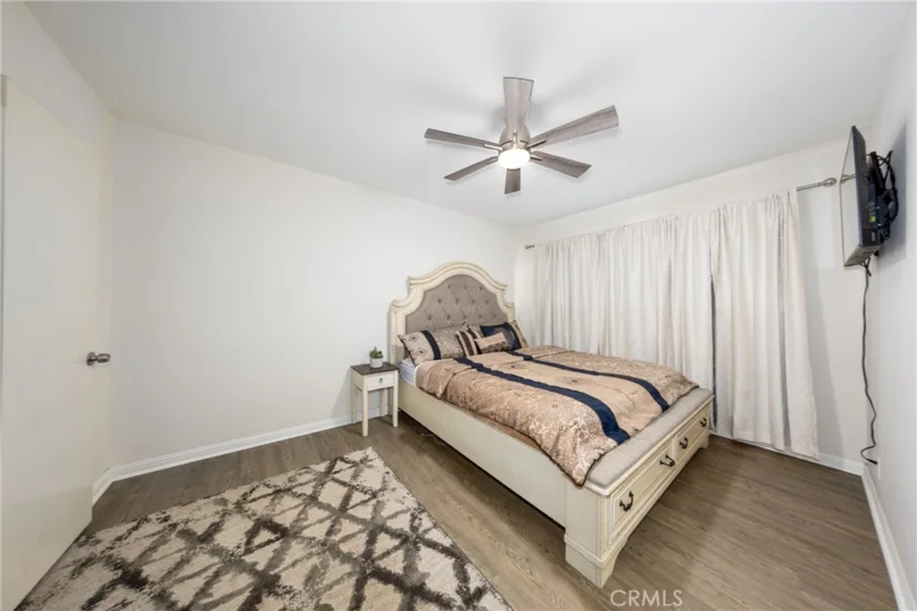 855 Las Lomas #B photo 19