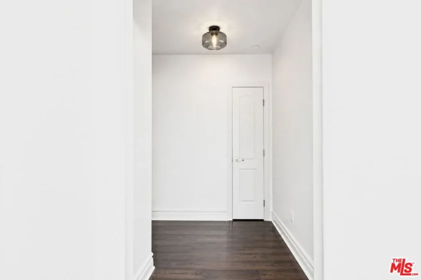 936 N Hudson Avenue #302 photo 9