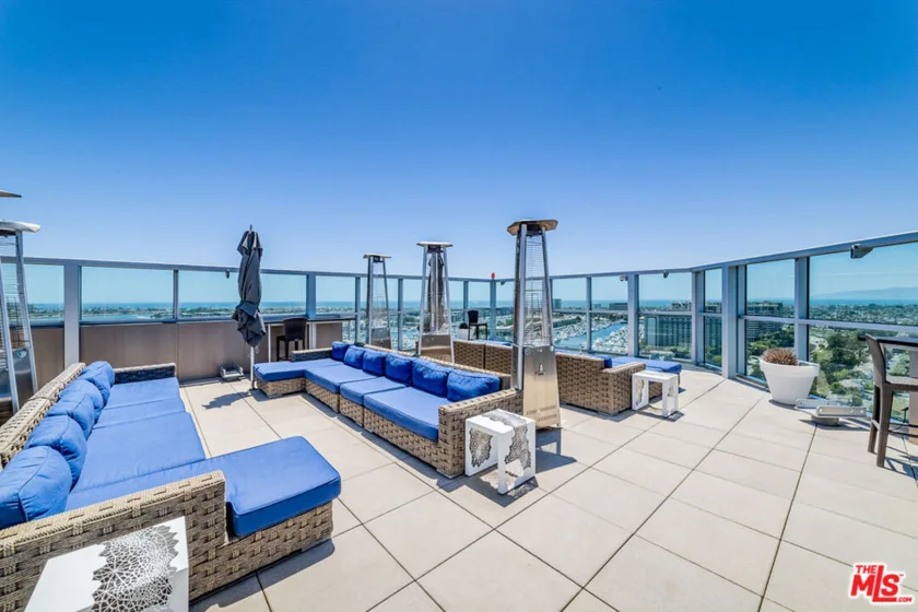 13700 Marina Pointe Drive #1018 photo 30
