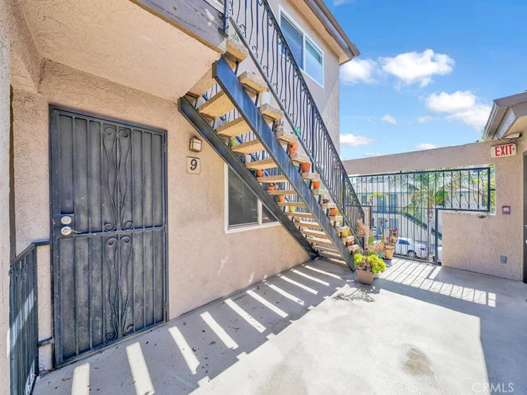 1100 Walnut Avenue #9 photo 1