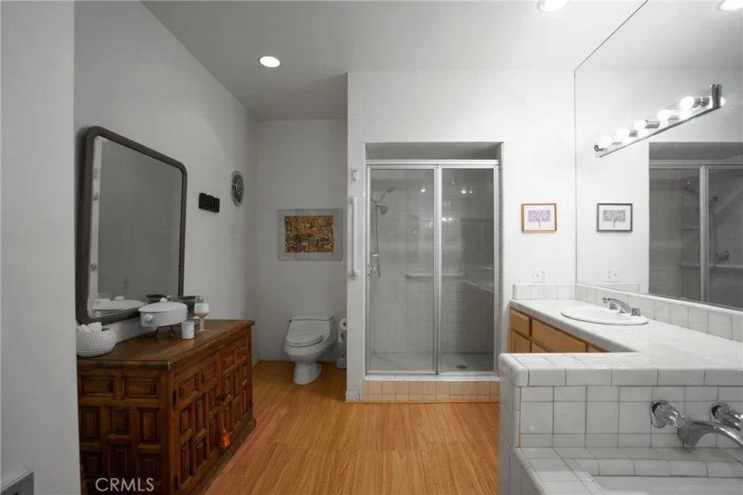 4454 Ventura Canyon #105 photo 26