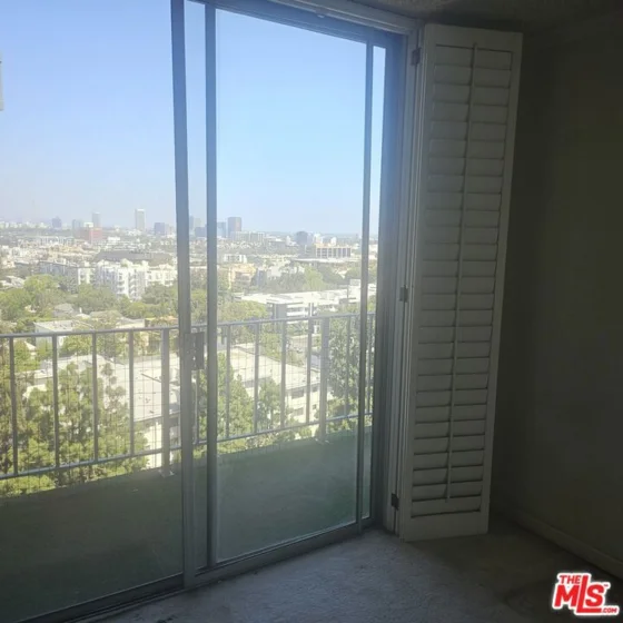 100 S Doheny Drive #1009 photo 4