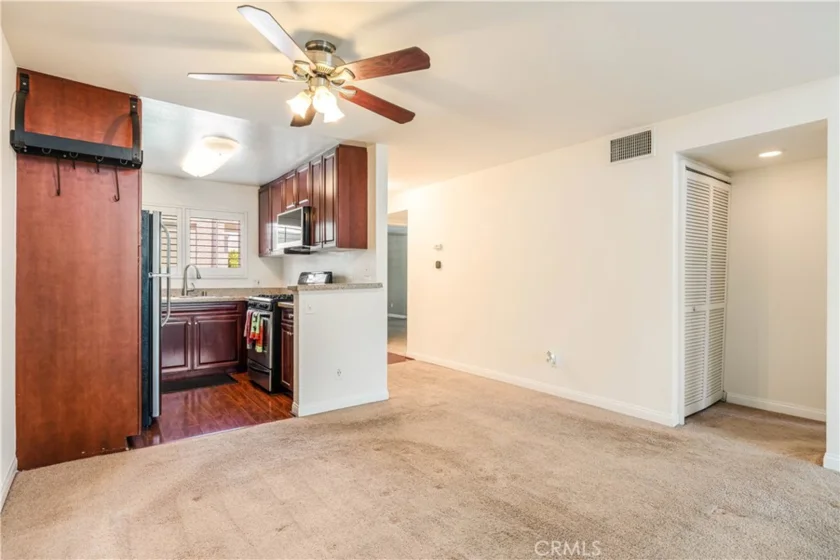 5530 Owensmouth Avenue #324 photo 5
